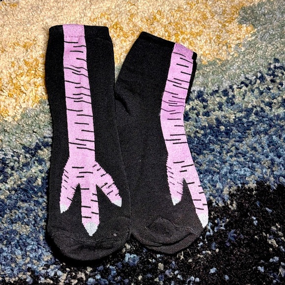 NEW Black & Lilac Chicken Feet Pattern Mid Tube Socks Trendy Funny Jokes Gym - Picture 2 of 5